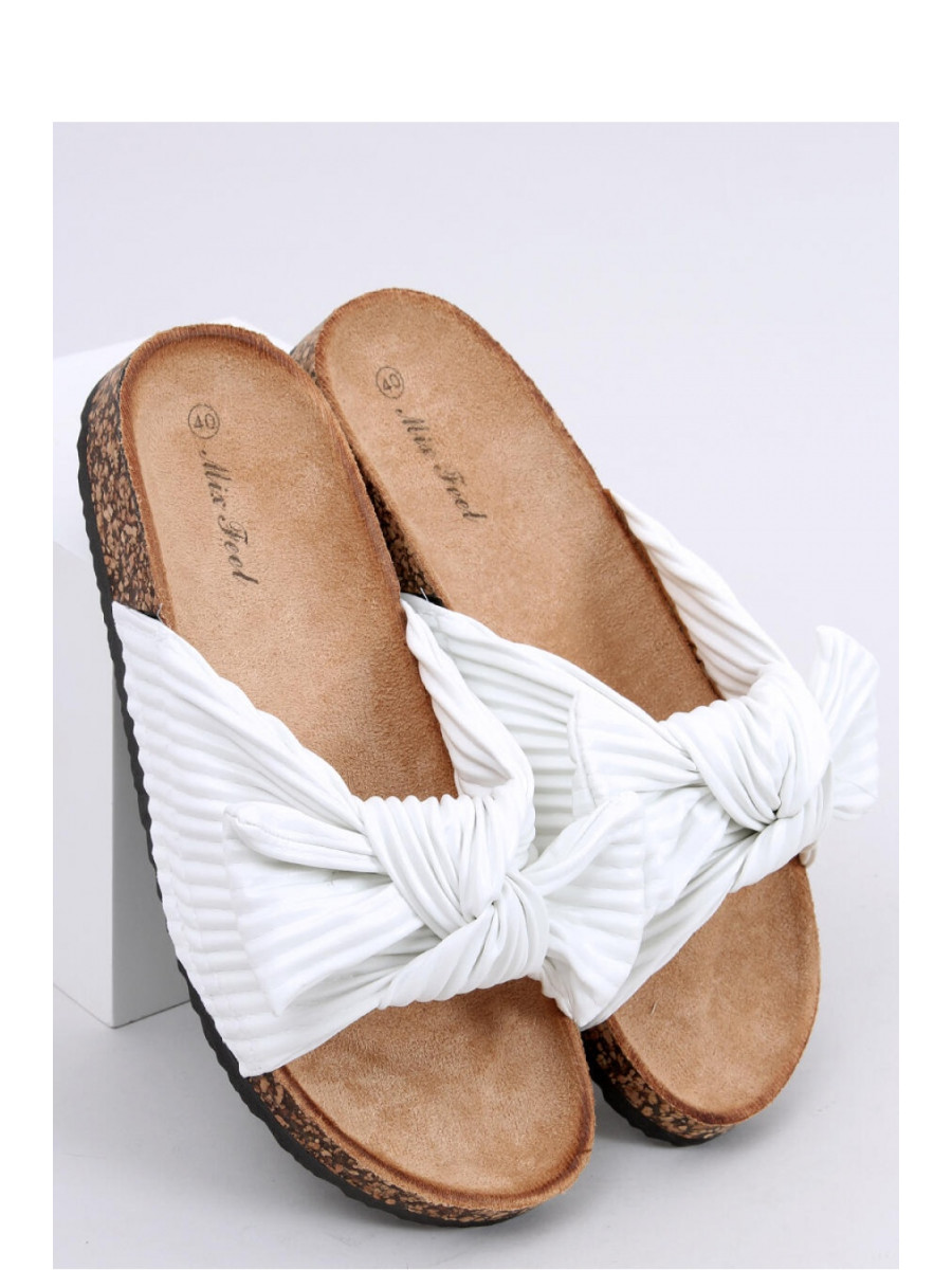 Clacquettes model 167269 Inello
