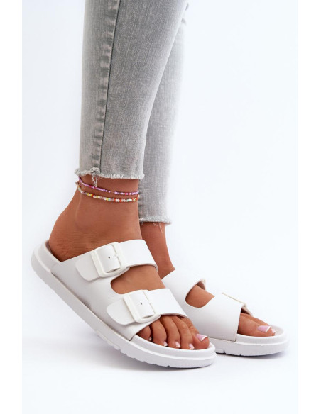 Clacquettes model 197415 Step in style
