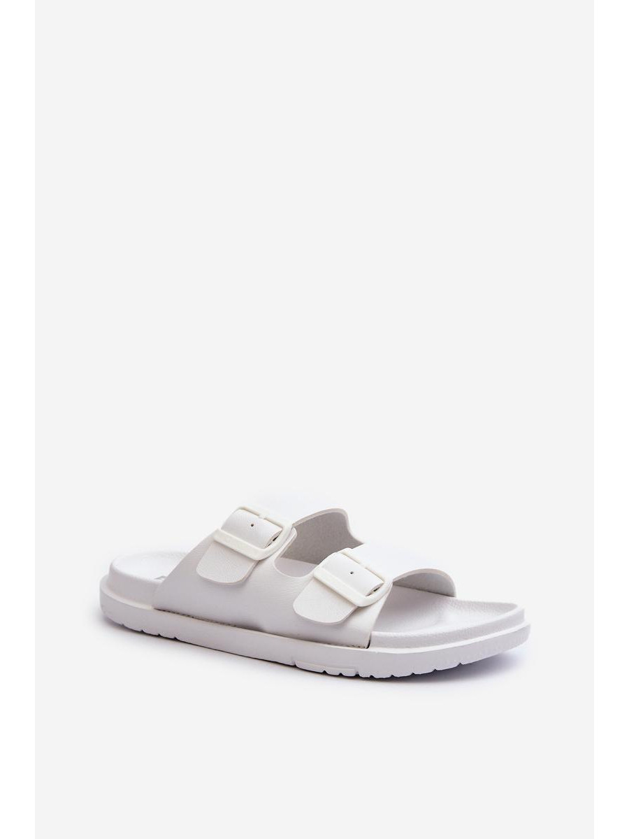 Clacquettes model 197415 Step in style