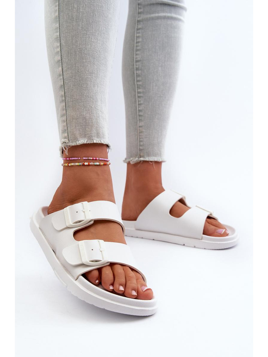 Clacquettes model 197415 Step in style