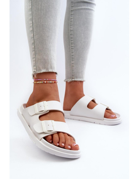 Clacquettes model 197415 Step in style