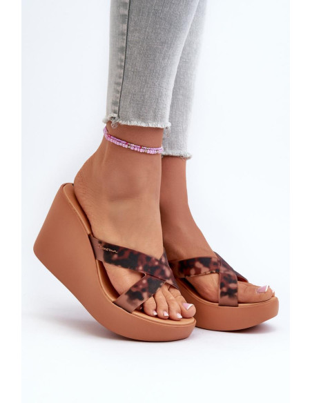 Clacquettes model 197718 Step in style
