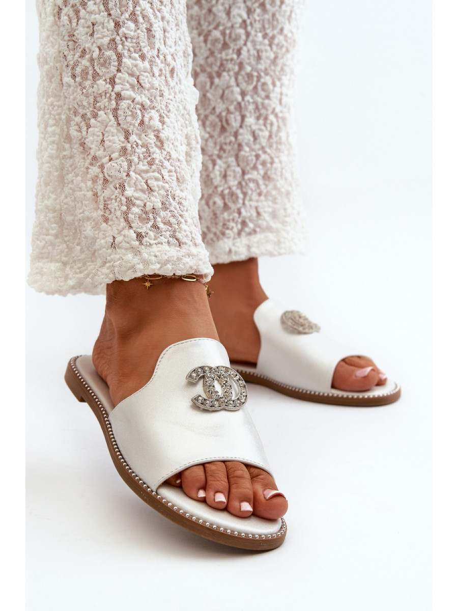 Clacquettes model 198612 Step in style