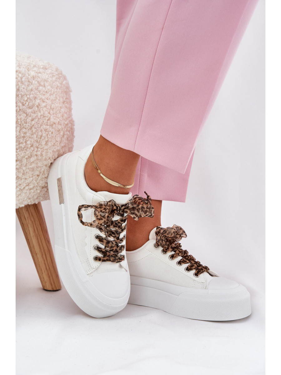 Baskets model 209817 Step in style