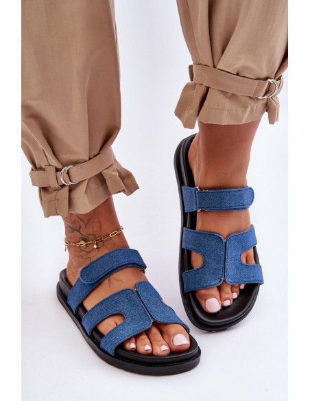 Clacquettes model 183449 Step in style