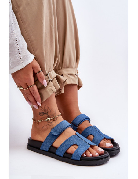 Clacquettes model 183449 Step in style