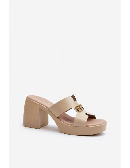 Clacquettes model 195427 Step in style