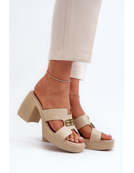 Clacquettes model 195427 Step in style