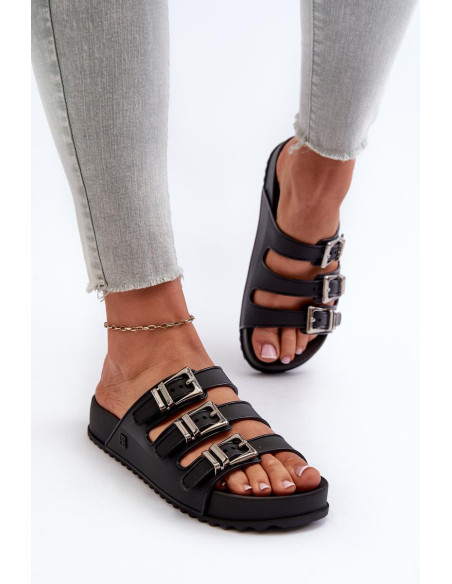 Clacquettes model 197610 Step in style