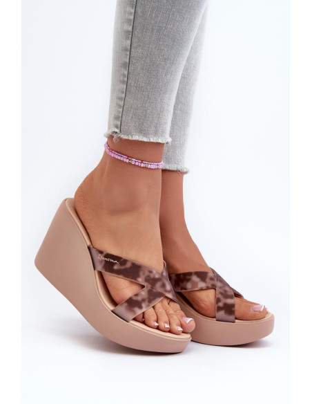 Clacquettes model 197719 Step in style