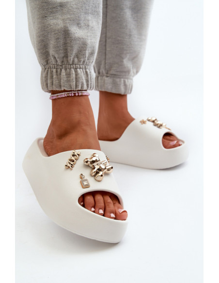 Clacquettes model 198427 Step in style