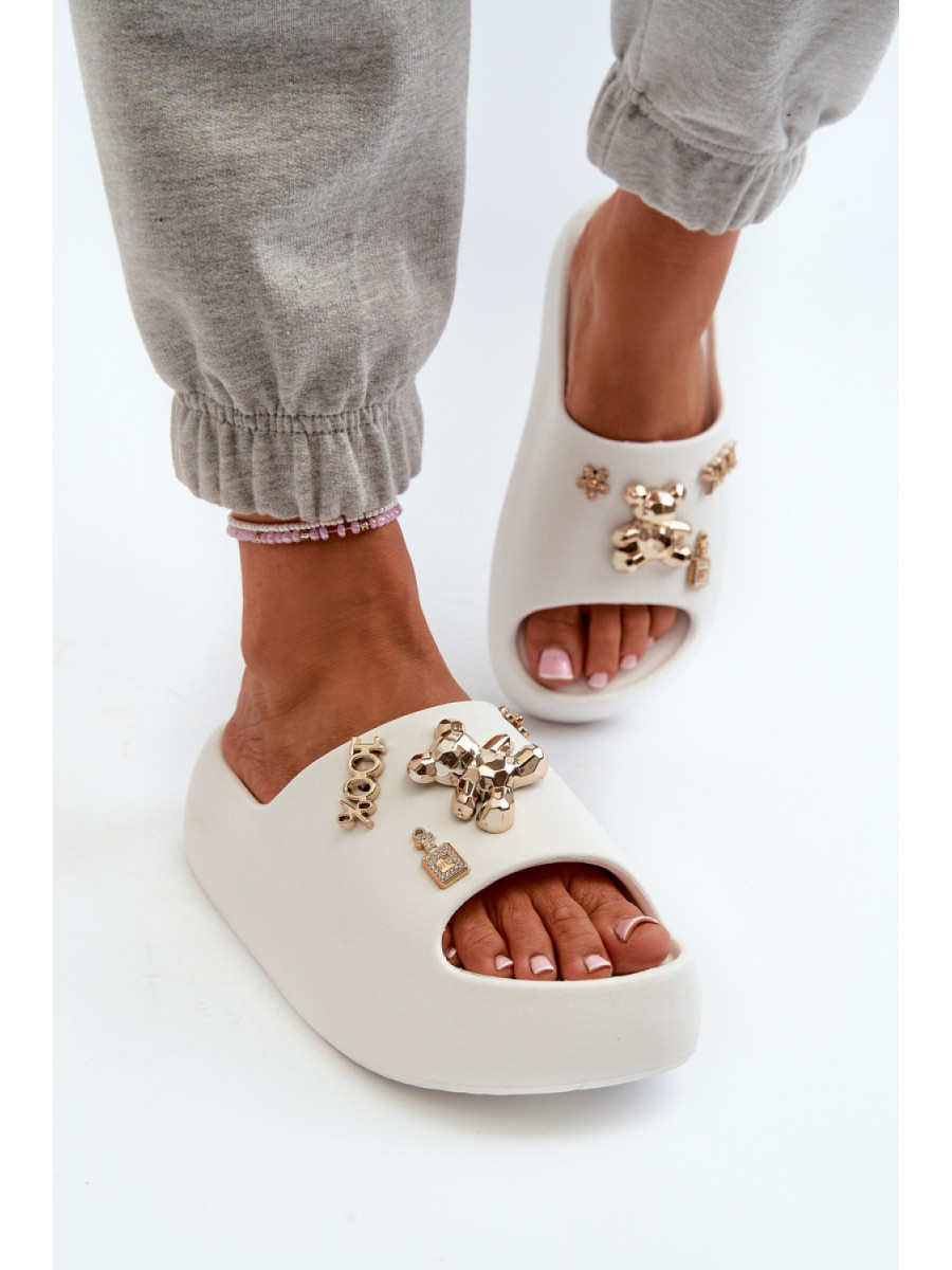 Clacquettes model 198427 Step in style