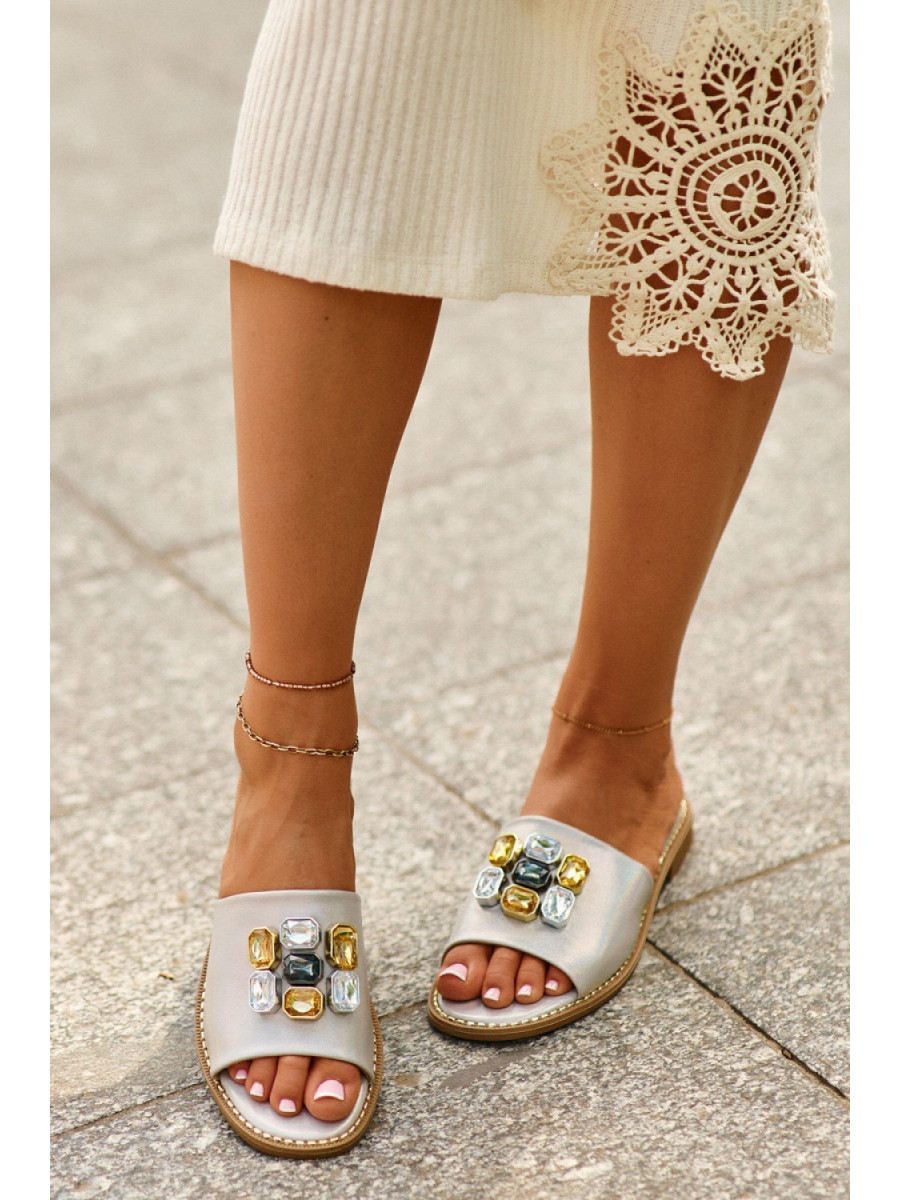 Clacquettes model 198613 Step in style