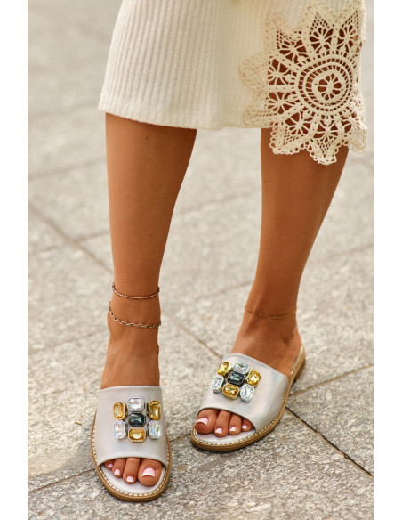 Clacquettes model 198613 Step in style