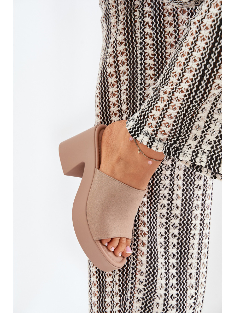 Clacquettes model 209941 Step in style