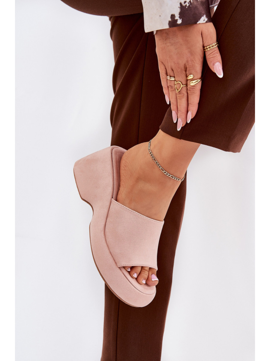 Clacquettes model 210173 Step in style