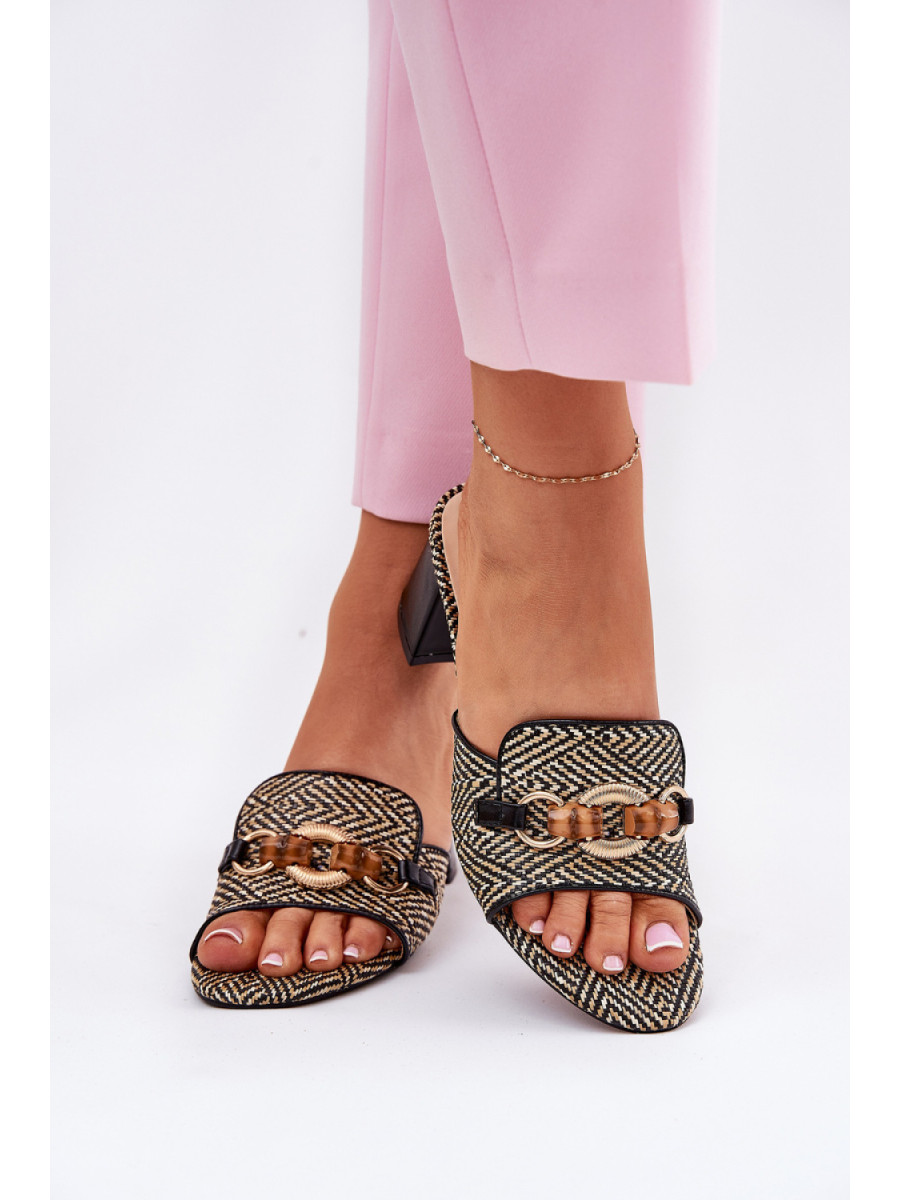 Clacquettes model 210779 Step in style