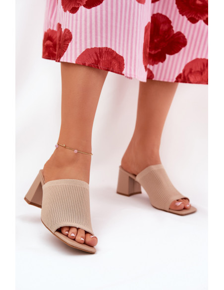 Clacquettes model 211021 Step in style