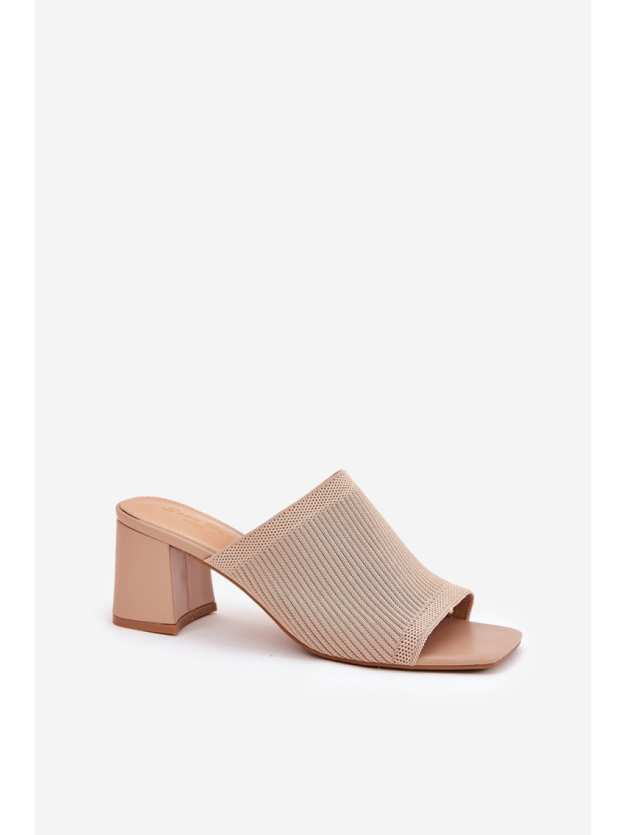 Clacquettes model 211021 Step in style