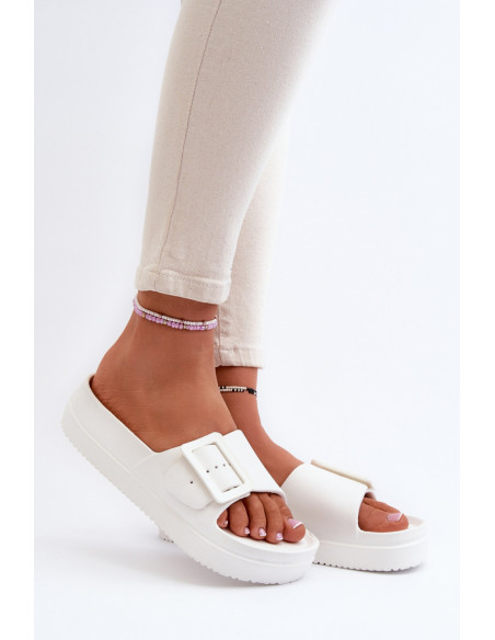 Clacquettes model 194984 Step in style