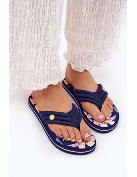 Tongs model 211676 Step in style