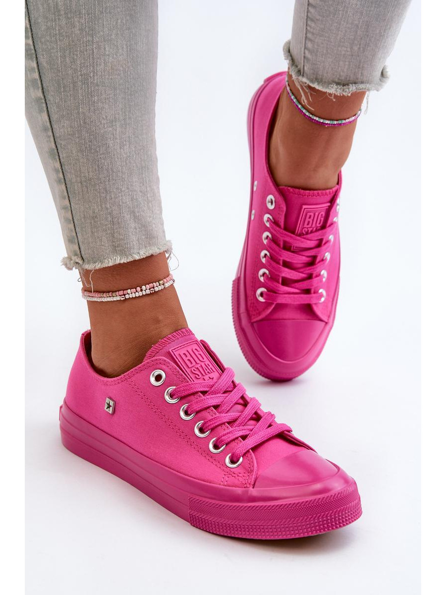 Baskets model 196701 Step in style