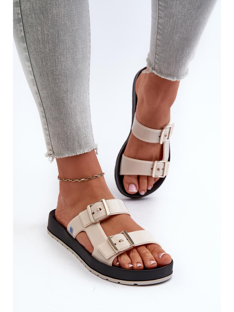 Clacquettes model 197654 Step in style