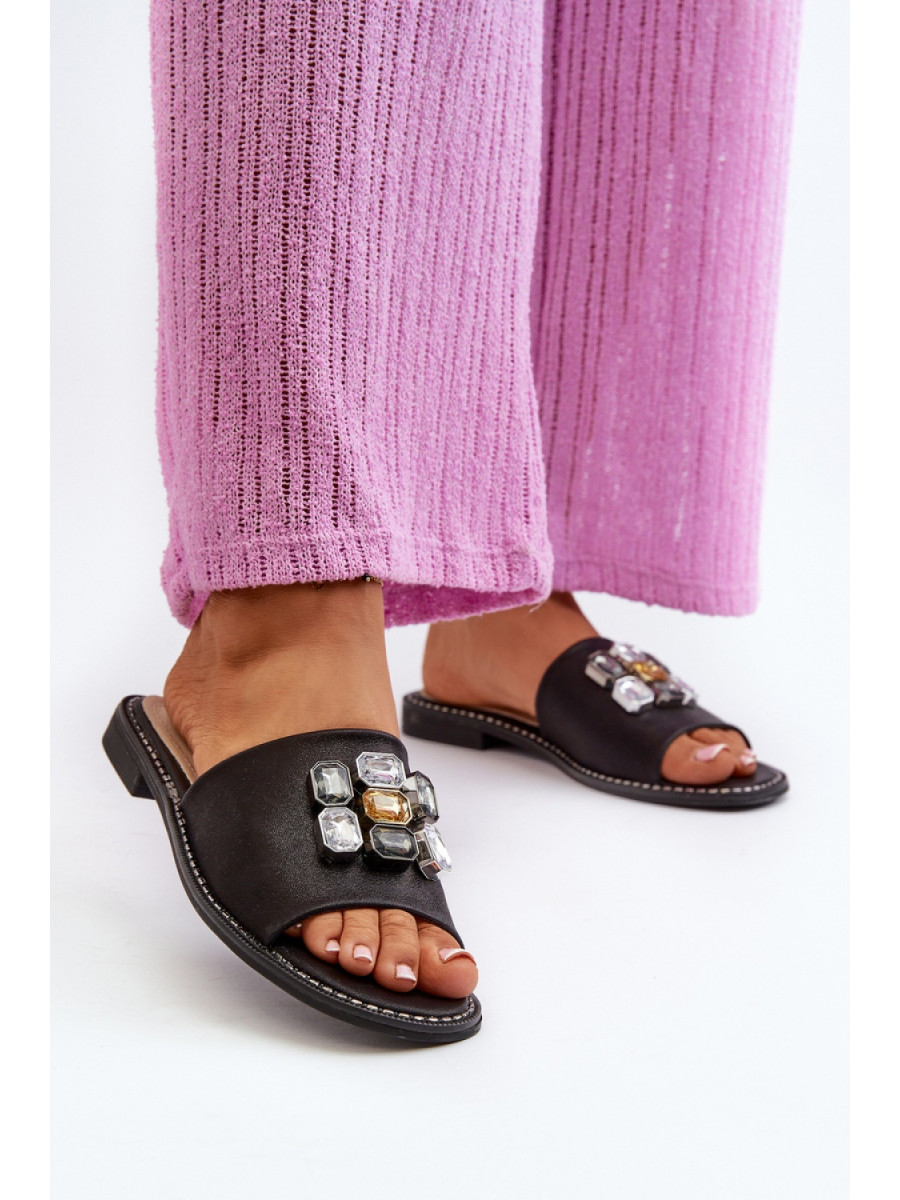 Clacquettes model 198614 Step in style