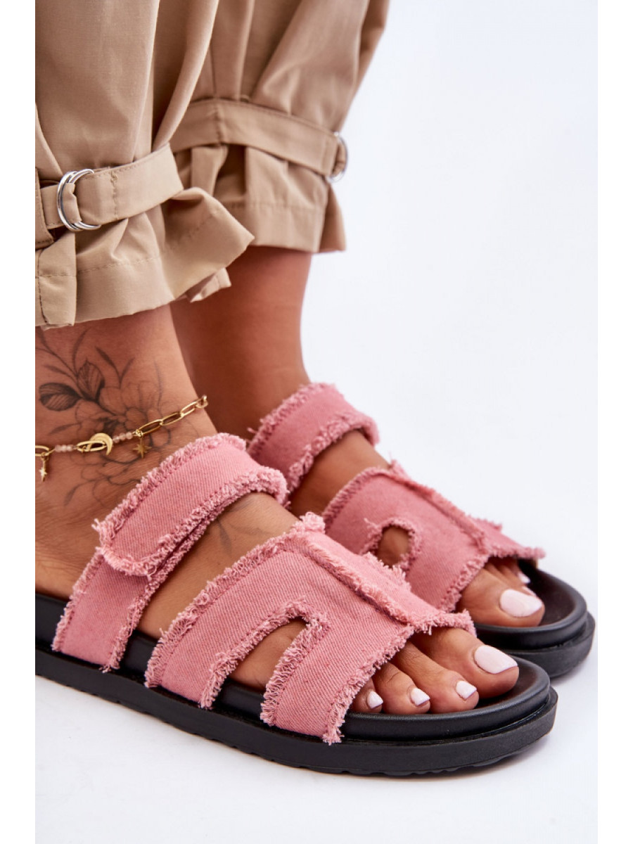Clacquettes model 183453 Step in style