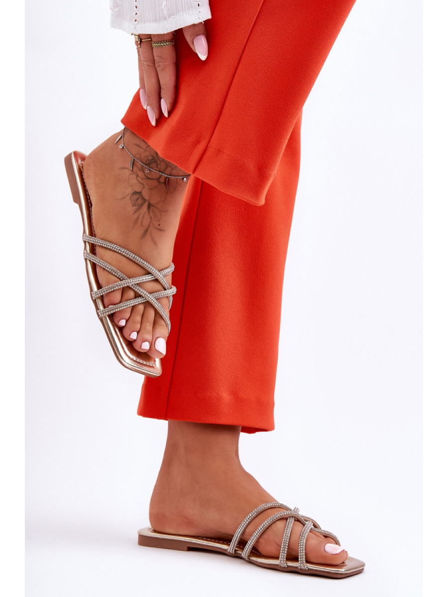 Clacquettes model 183622 Step in style