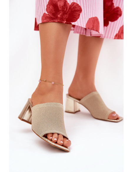 Clacquettes model 211022 Step in style