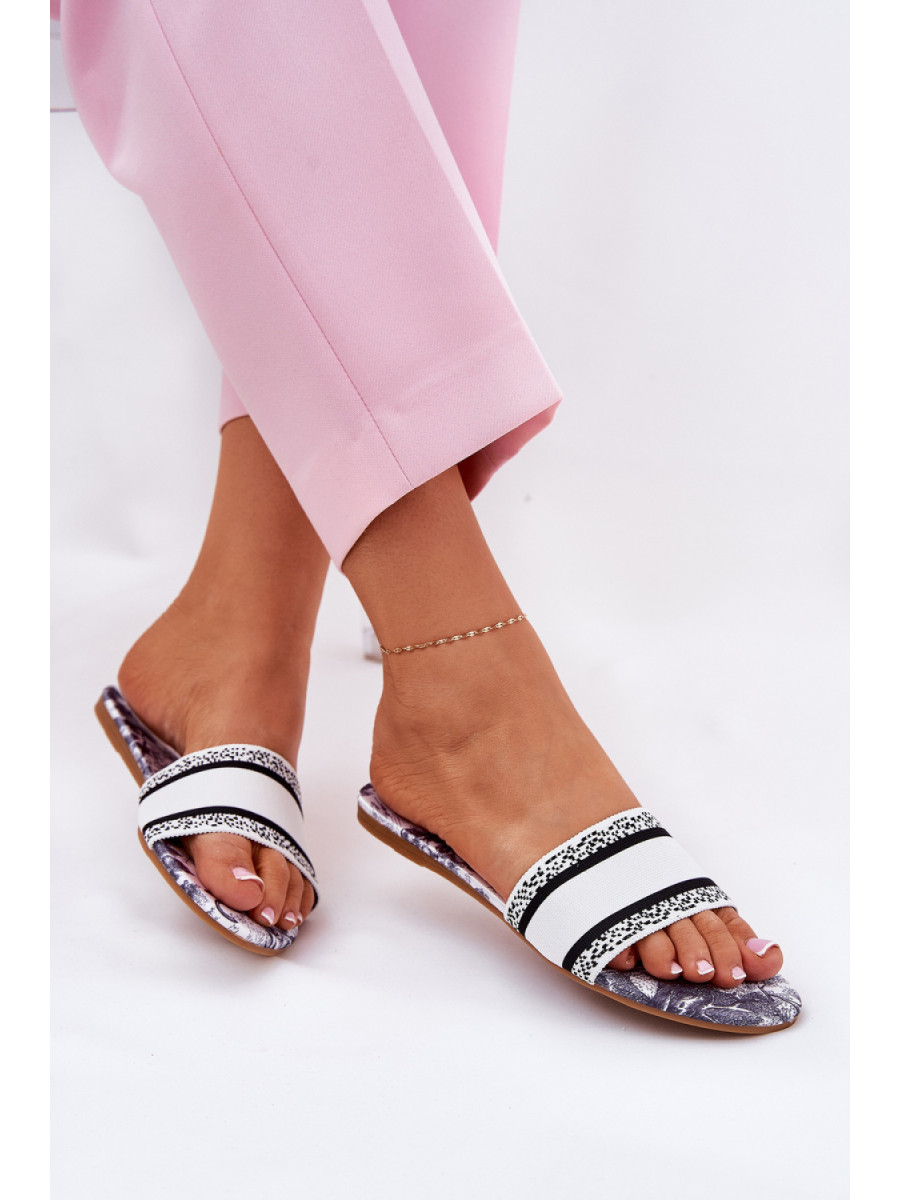 Clacquettes model 211693 Step in style