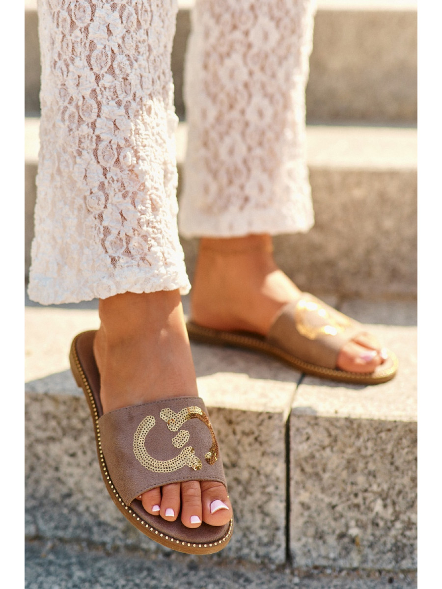 Clacquettes model 198615 Step in style