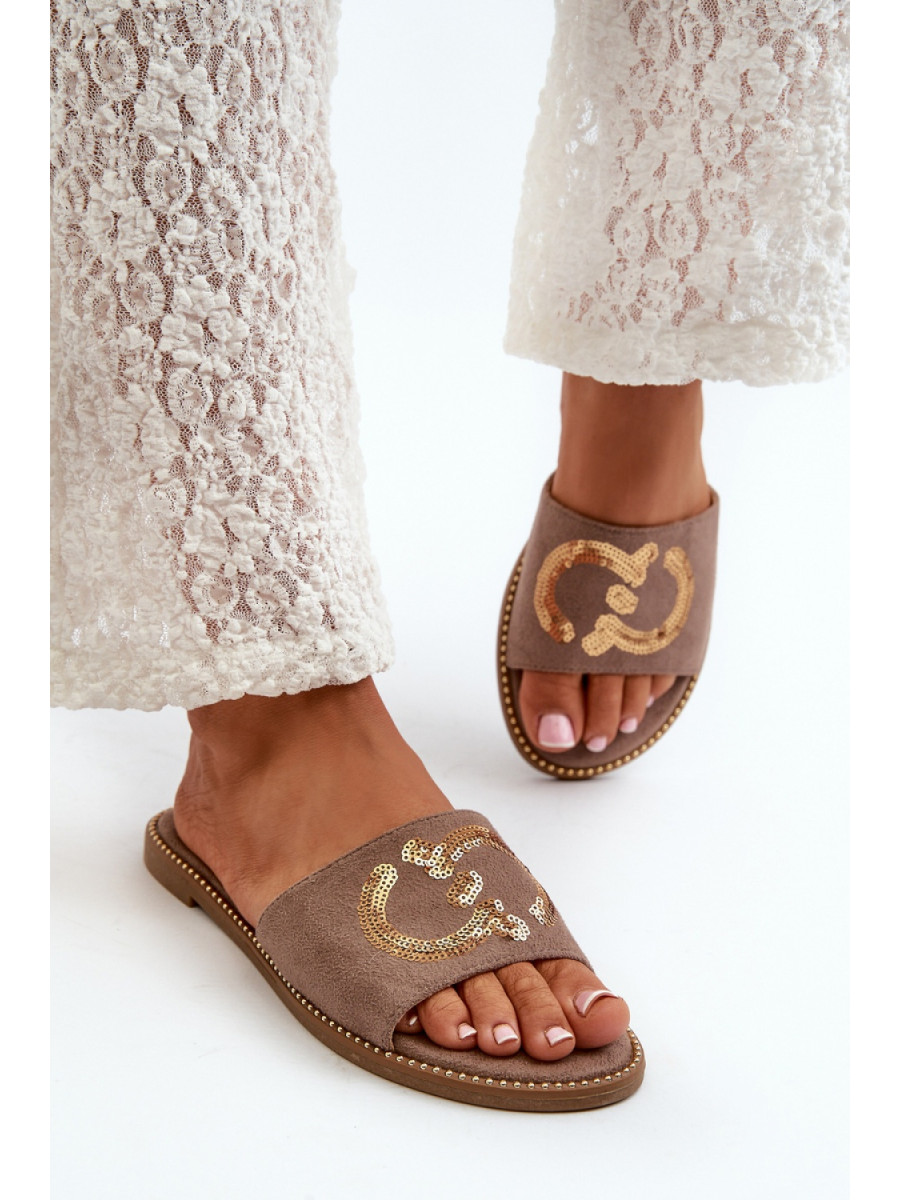Clacquettes model 198615 Step in style