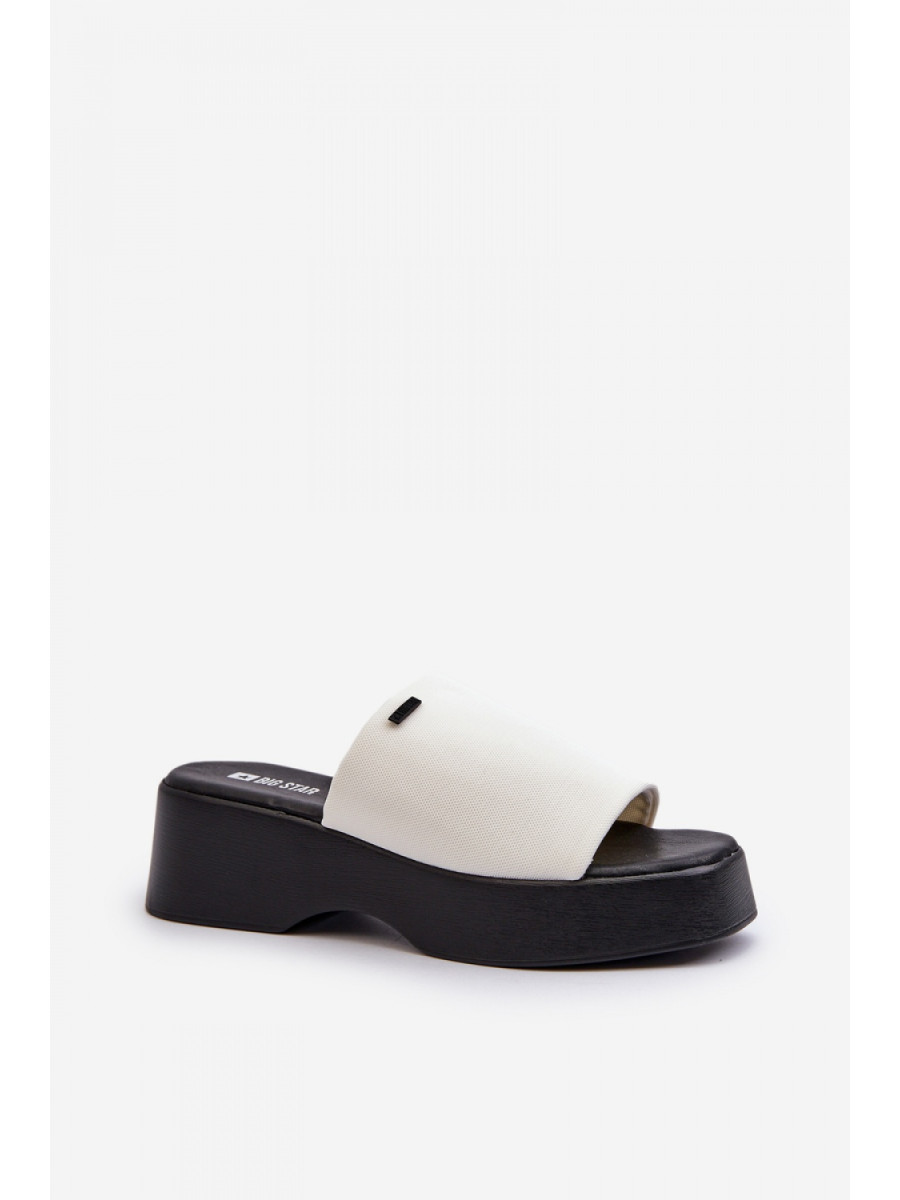 Clacquettes model 195291 Step in style