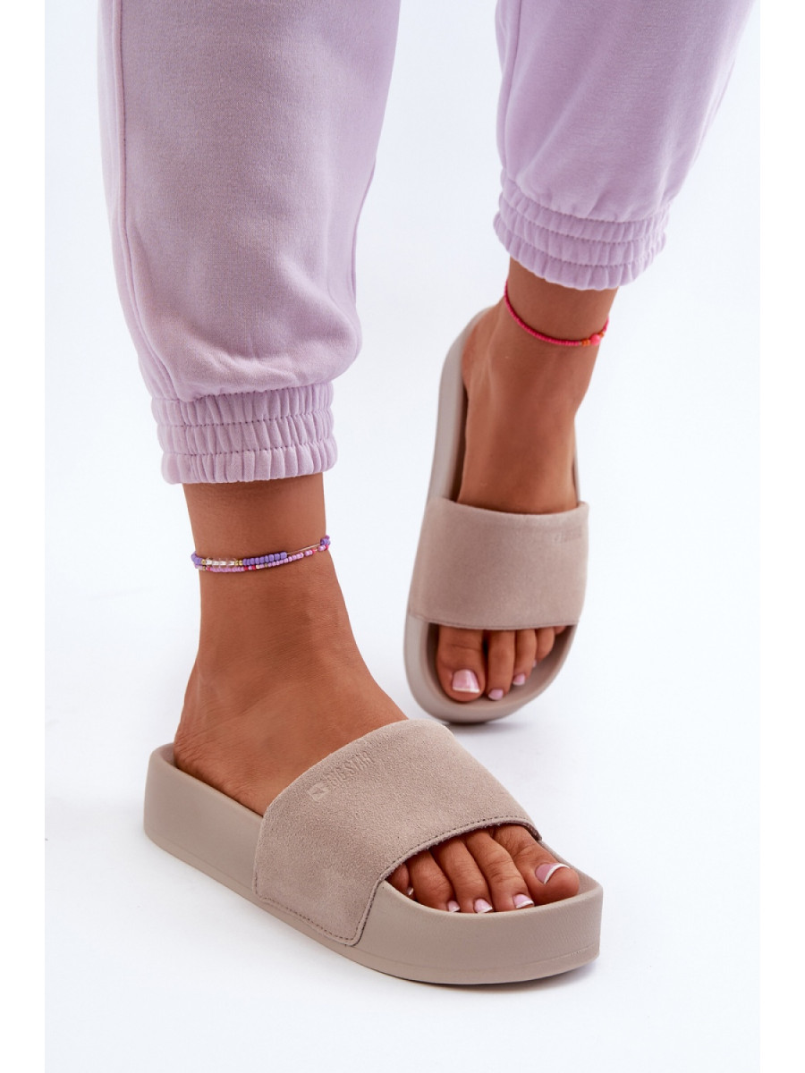 Clacquettes model 195433 Step in style