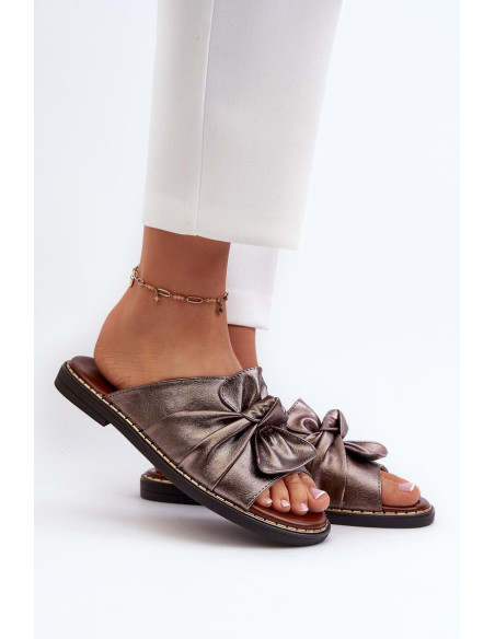 Clacquettes model 196425 Step in style