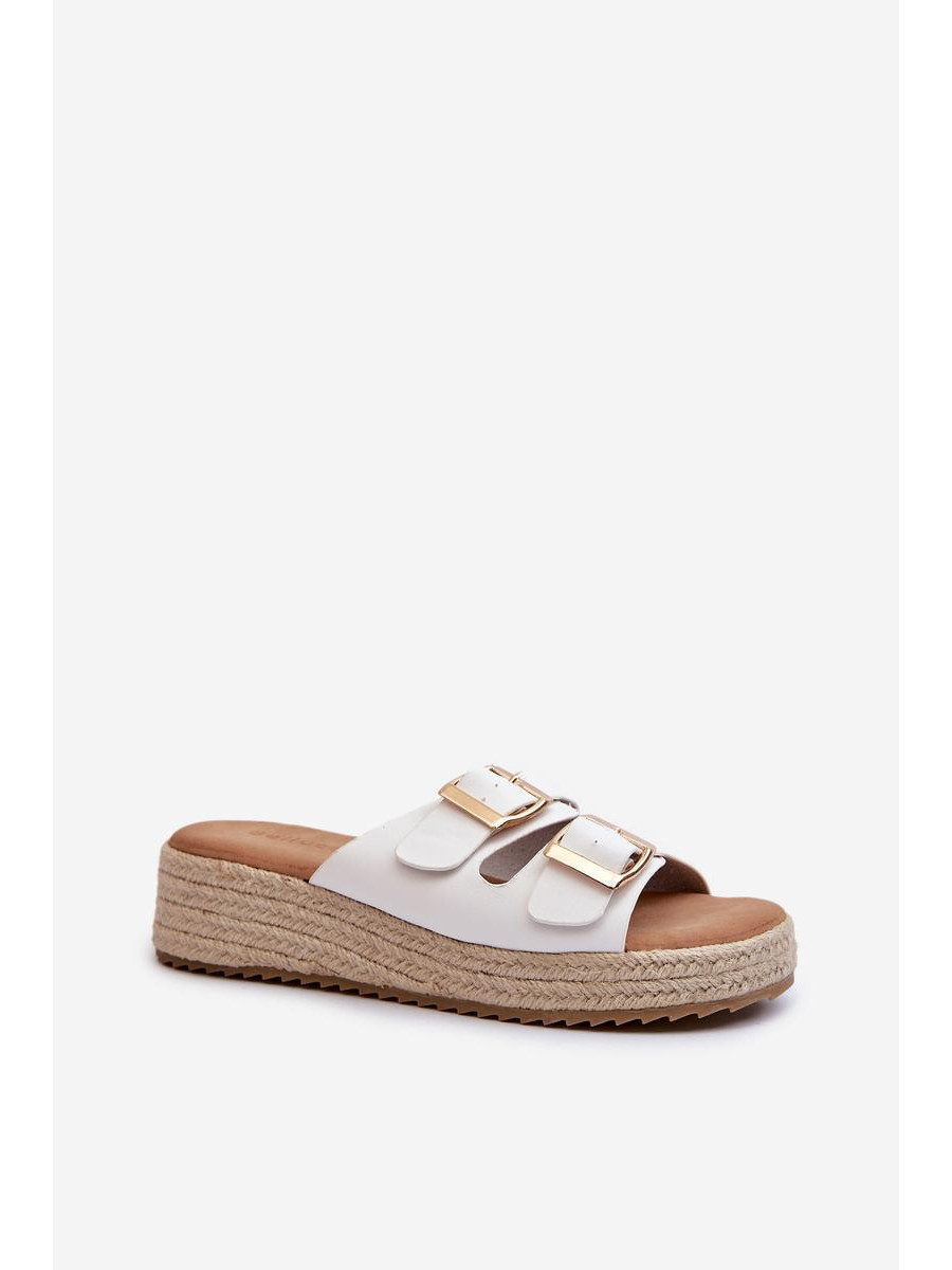 Clacquettes model 197419 Step in style