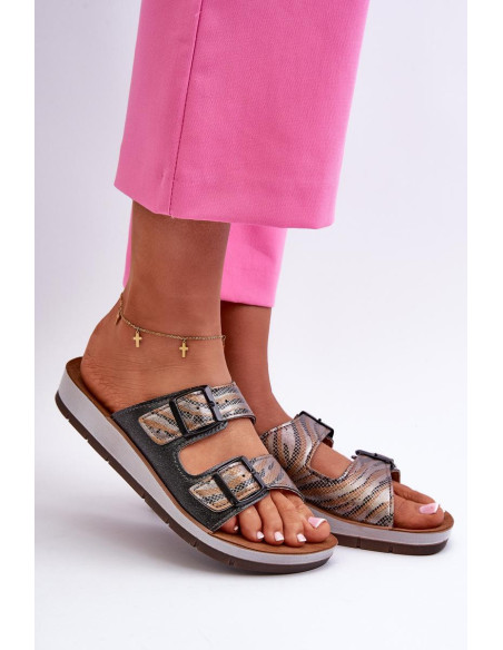 Clacquettes model 198163 Step in style