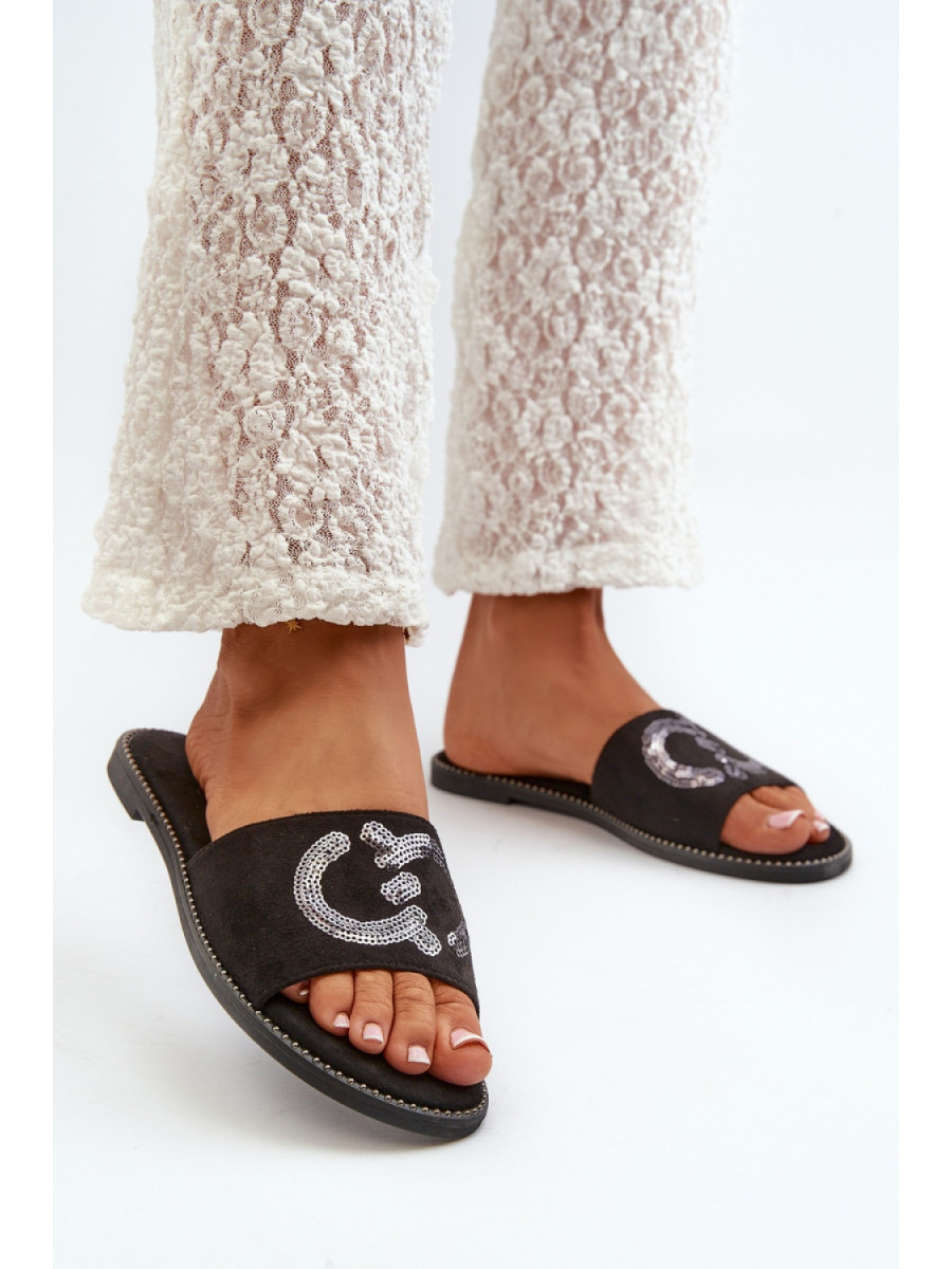 Clacquettes model 198616 Step in style