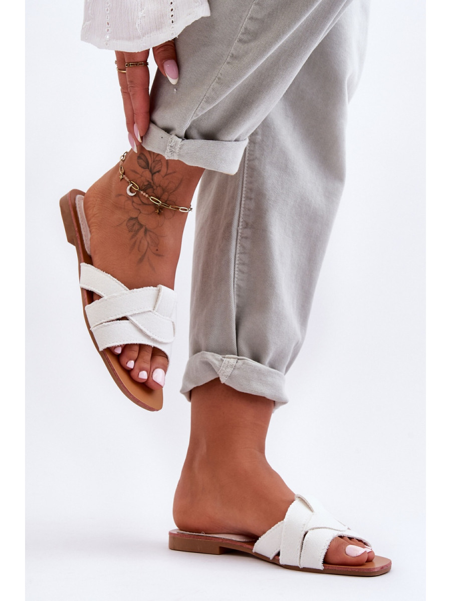 Clacquettes model 183490 Step in style