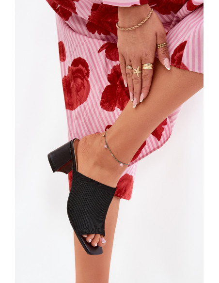 Clacquettes model 211024 Step in style