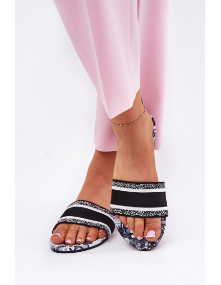 Clacquettes model 211695 Step in style