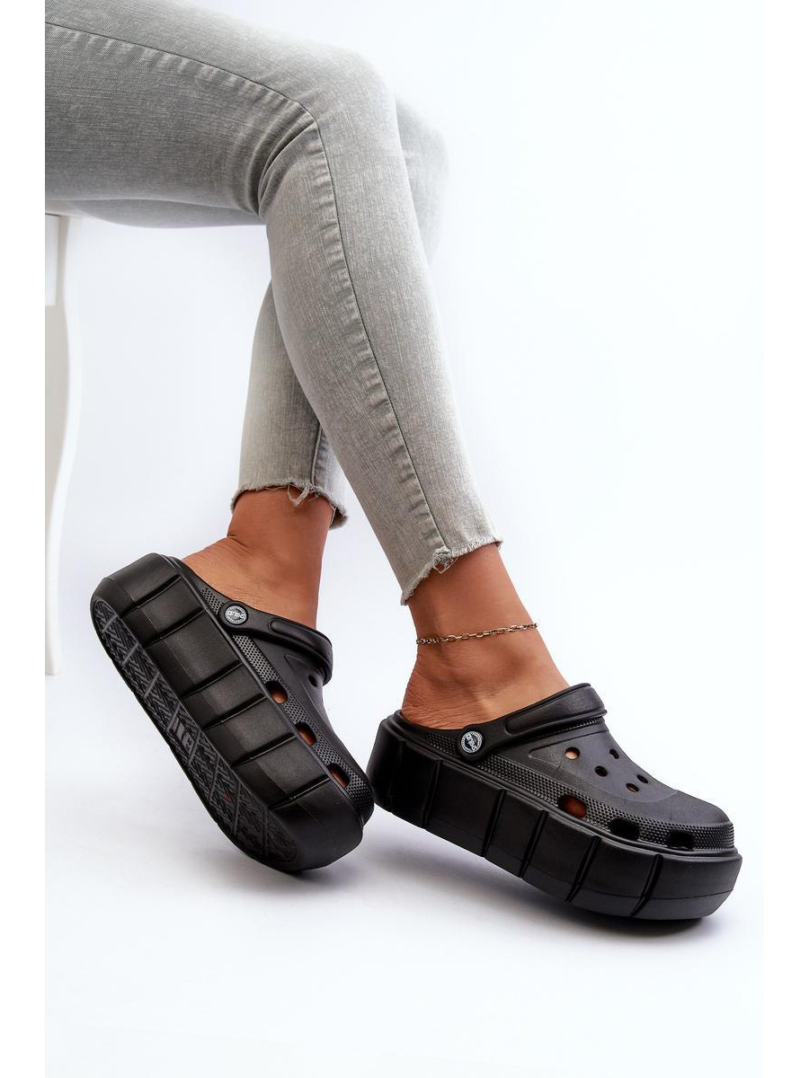 Clacquettes model 197243 Step in style