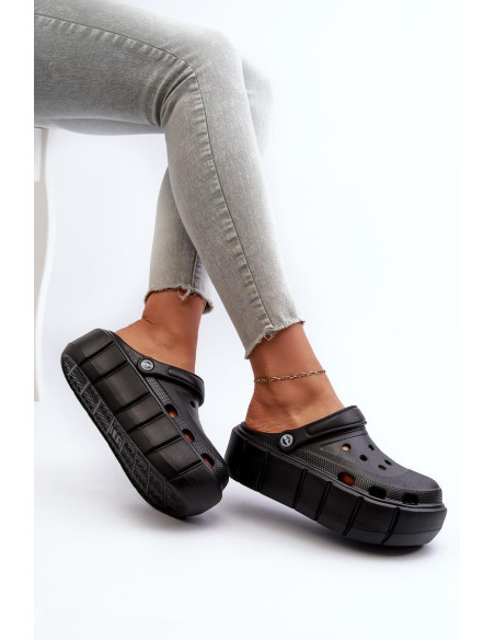 Clacquettes model 197243 Step in style