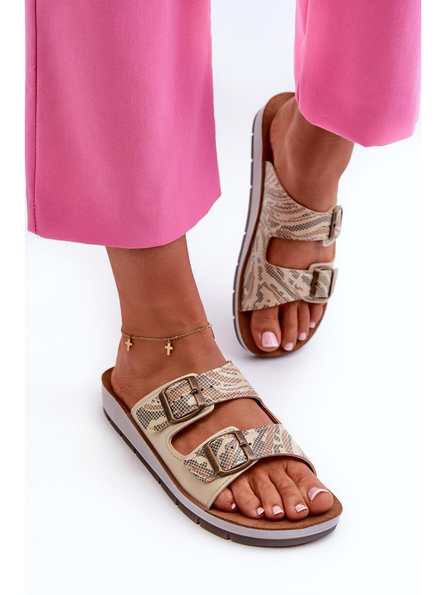 Clacquettes model 198165 Step in style