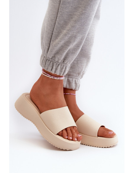 Clacquettes model 198444 Step in style