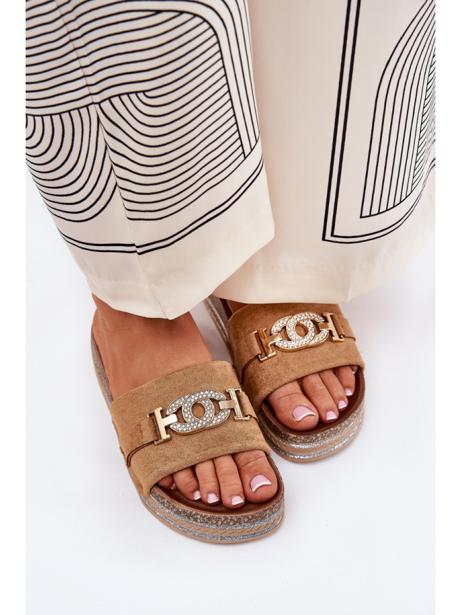 Clacquettes model 210766 Step in style