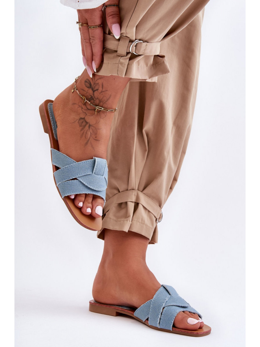 Clacquettes model 183491 Step in style