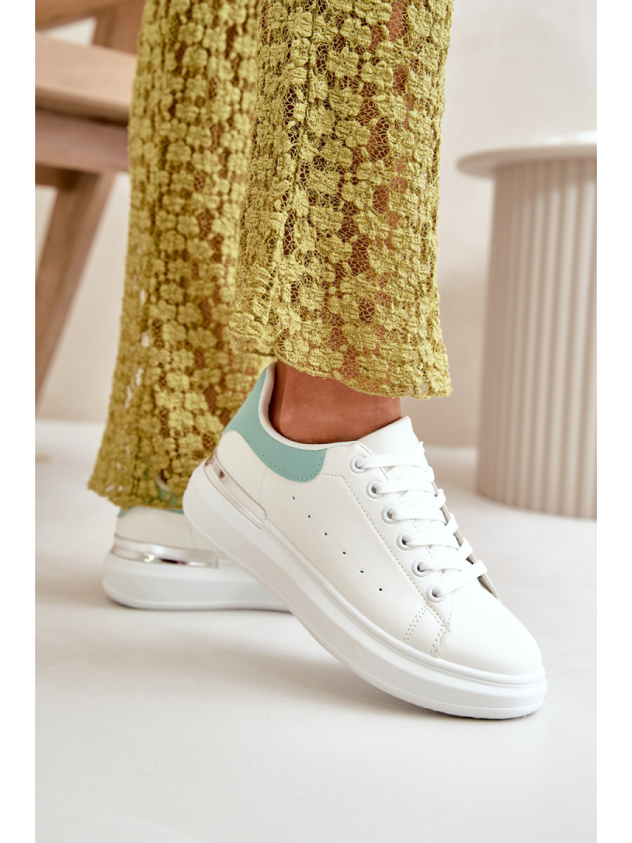 Baskets model 201726 Step in style